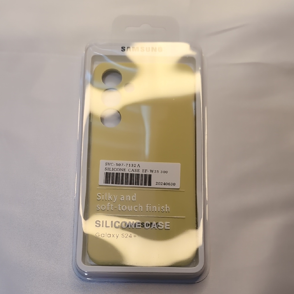 Samsung Galaxy S24 Silicone Case - Soft Yellow
